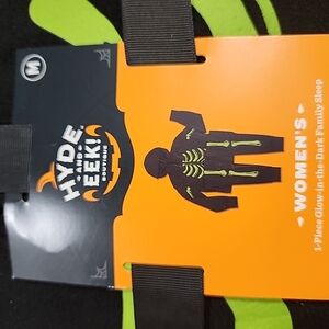 Women's Glow-in-the-Dark Pajama Set - Black and Green